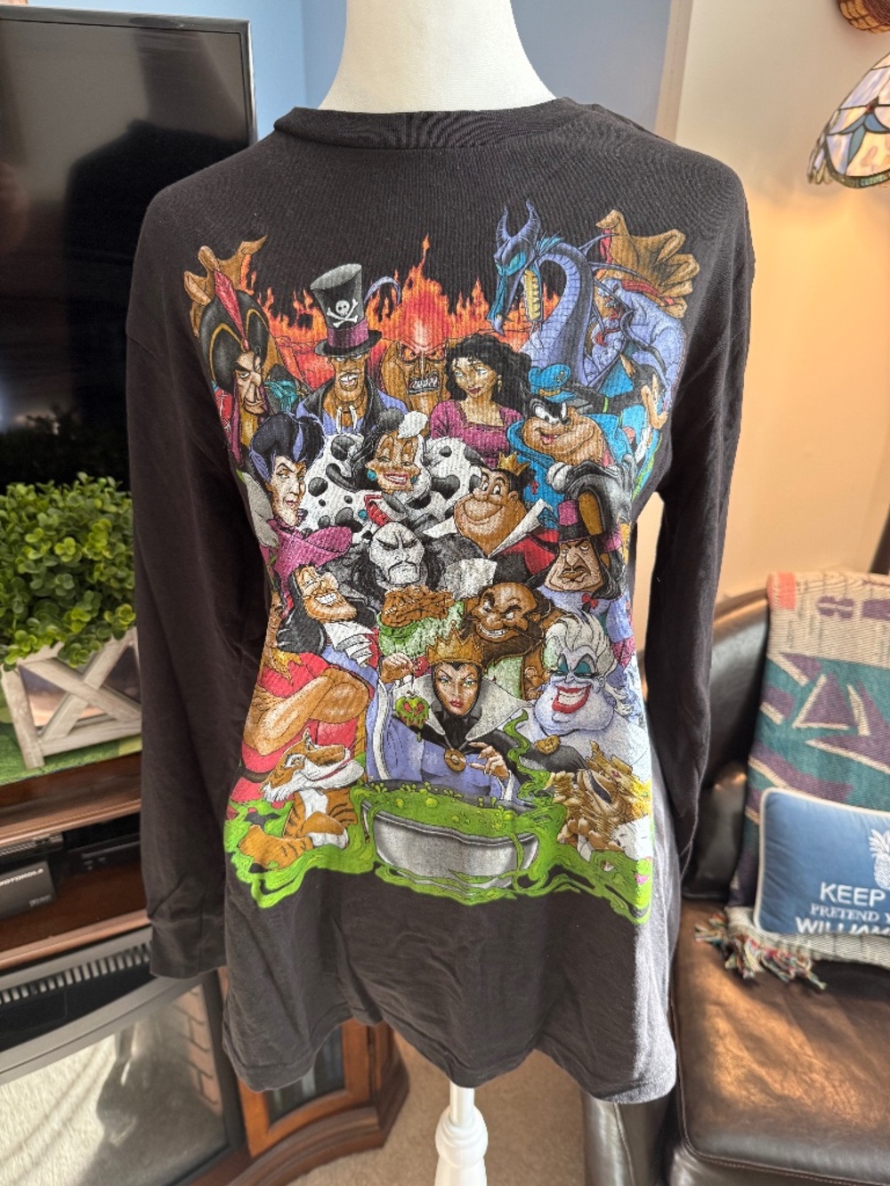 Disney Villains Unisex Long Sleeve T-Shirt Size Medium
